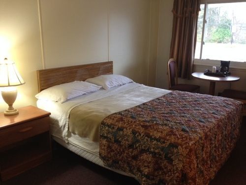 Angola Motel * Angola-on-the-Lake